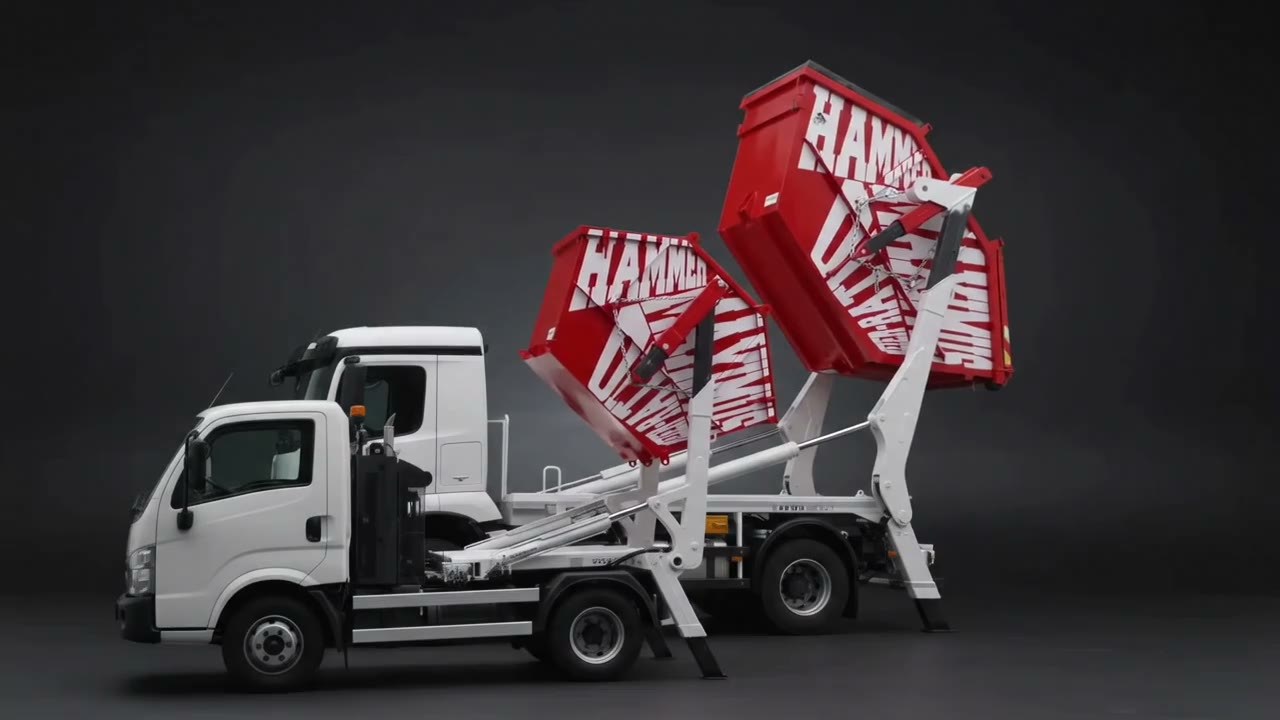 HAMMER und MAXIMUS Absetzkipper führen die patentierte Bewegung synchron vor